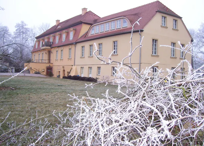 Schloss 3* ツェーデニック