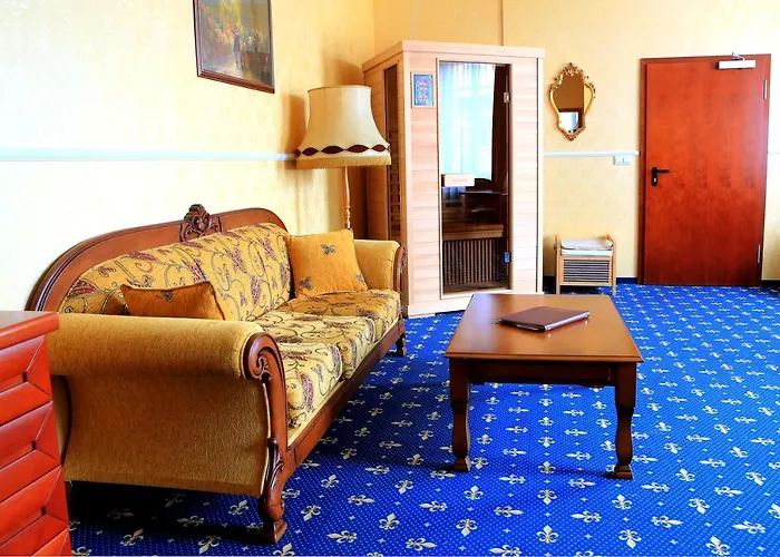 Schloss 3* ツェーデニック