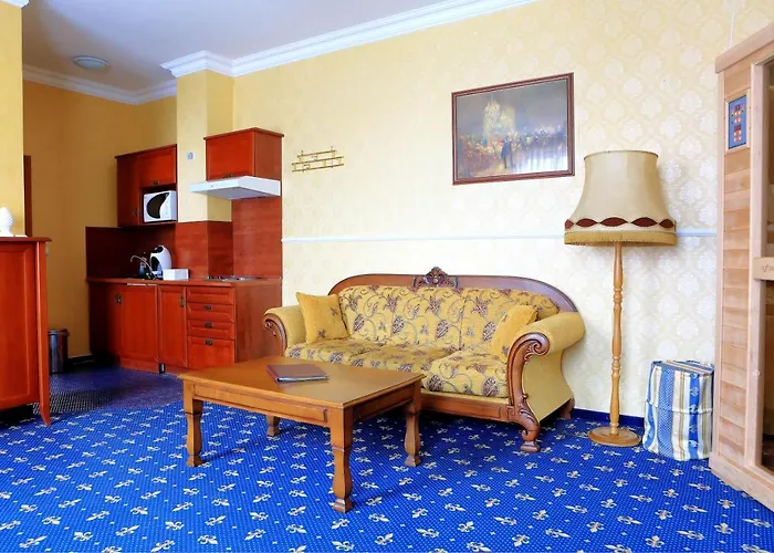 Schloss 3* ツェーデニック